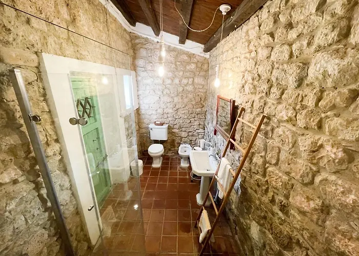 版纳塔农家乐 * 皮亚扎-阿尔梅里纳