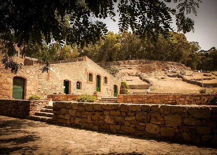 版纳塔农家乐 * 皮亚扎-阿尔梅里纳